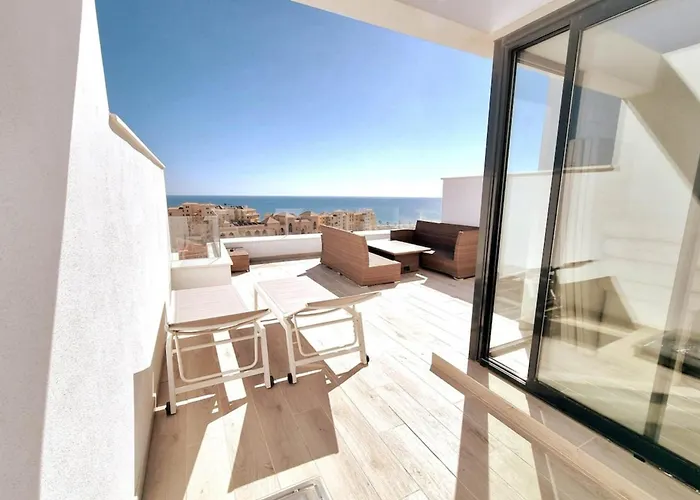 度假居 Modern Terrassed House Close *