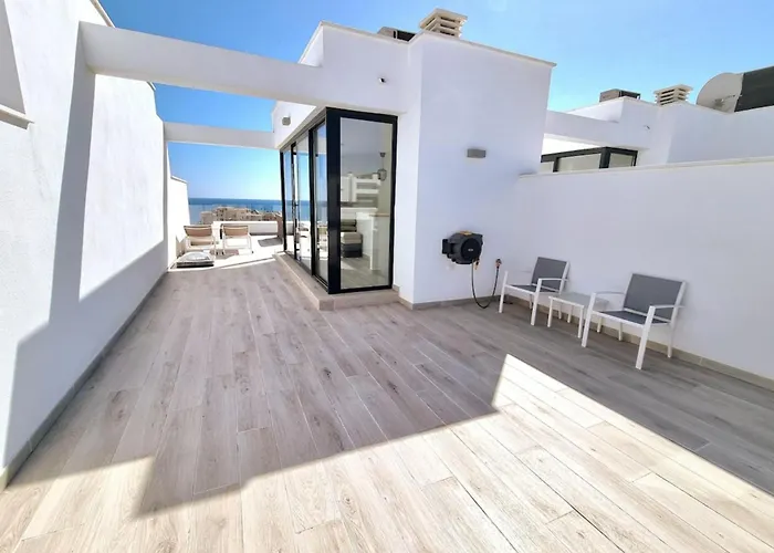 Modern Terrassed House Close 度假居