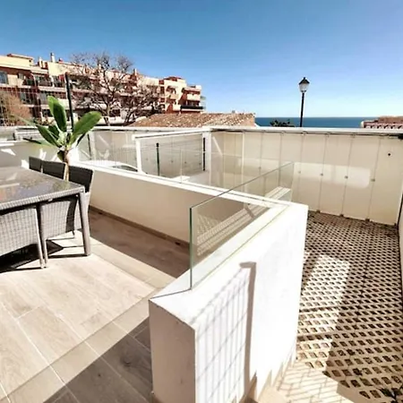 Modern Terrassed House Close Hébergement de vacances *