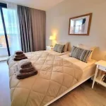 Modern Terrassed House Close * マラガ